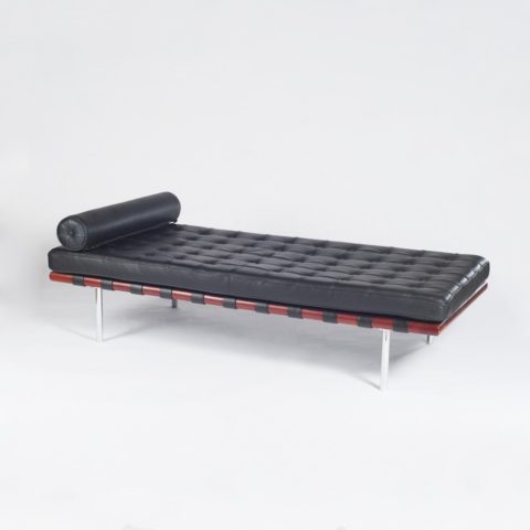 alt=“Barcelona Daybed - Ludwig Mies van der Rohe“