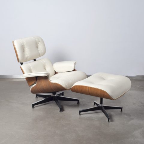 alt=“Eames Lounge Chair - Charles Ray Eames“