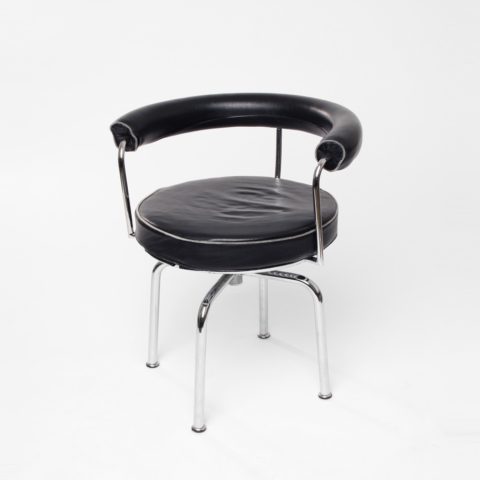 alt=“LC7 Chair - Le Corbusier“